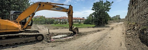 İki Duvarın Arasında: Bostan mı Park mı?