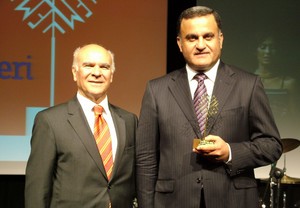 Altın Çekül Yapı Ürünü Ödülü Çimsa Çimento’nun