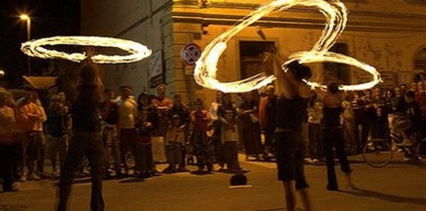 "İstanbul Sokakta Eğleniyor"