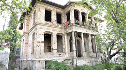 İstanbul'dan Kaçırılan Taş Mektep