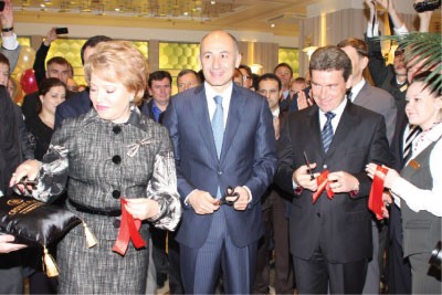 Putin'in Valisi Türk Otelini Açtı