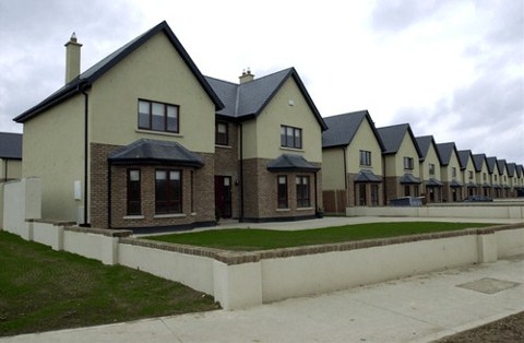 İrlanda'da Hükümet Yeni Konut Vergisinde Geri Adım Atmıyor